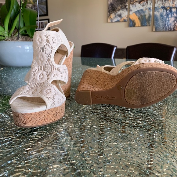 Shoes - Picture 5 of 6